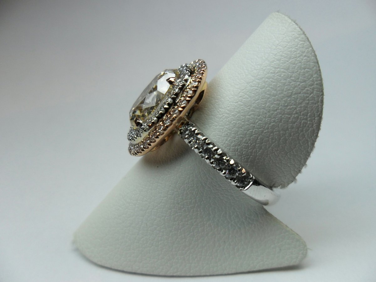 Oval Entourage Ring 2.51 crt.